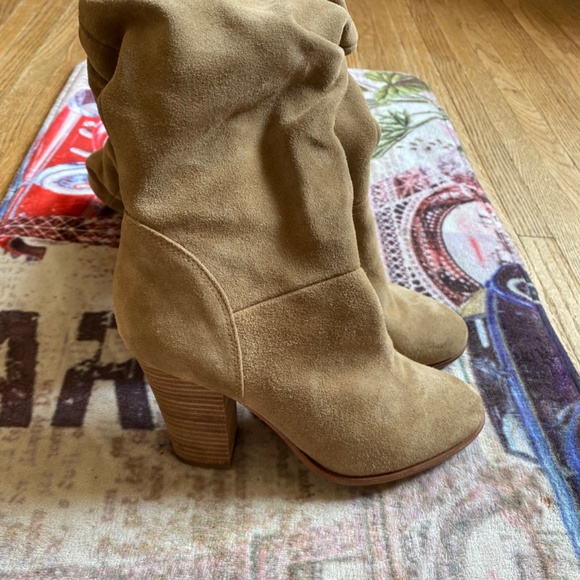 Boots - Picture 4 of 8